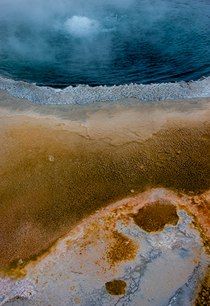 yelw13_crestedpool5578bh300