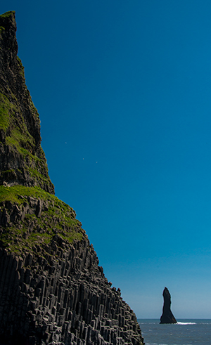 Abrupt cliffs reveal the volcanic heritage©Bob Harvey, 2013