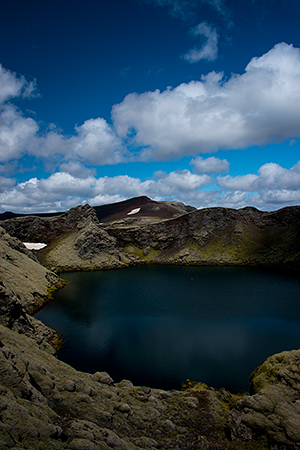 A hidden crater lake©Bob Harvey, 2013